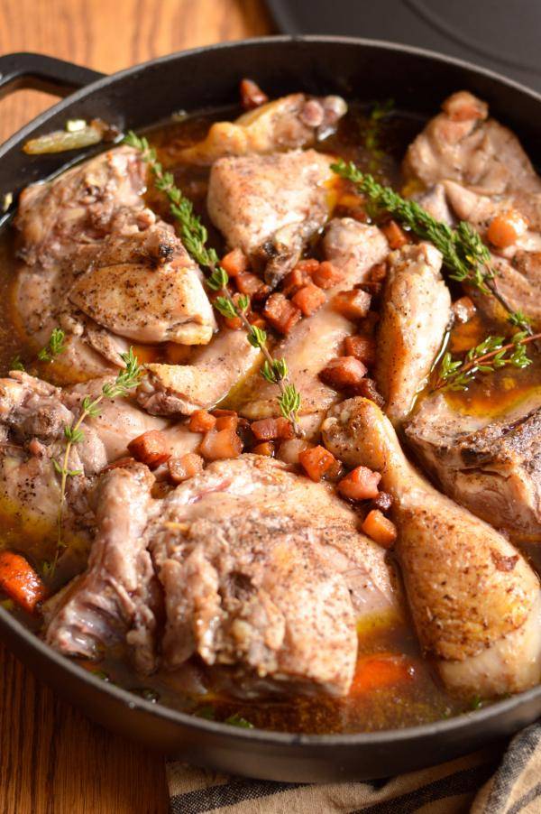 原创带你领略来自世界各地疗愈美食经典法菜红酒炖公鸡