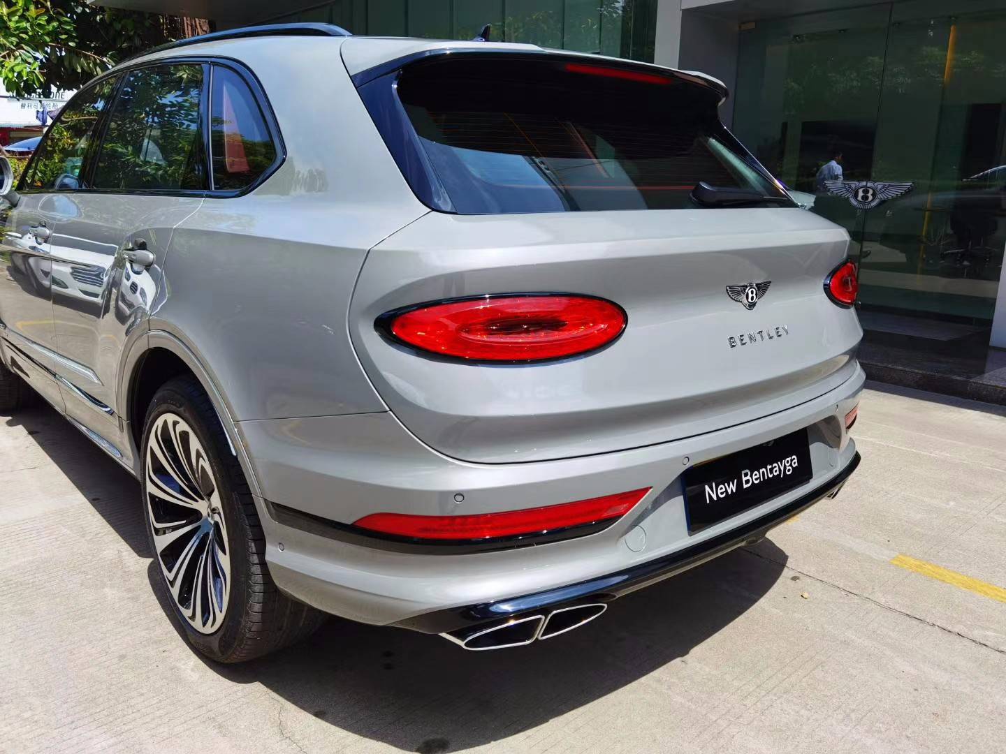 2020款宾利添越舒适体验 经典外观彰显身份