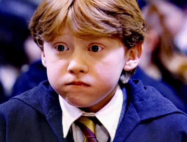 哈利波特主演罗恩晒父女照,当不了影帝就做个好爸爸,及亿万富翁