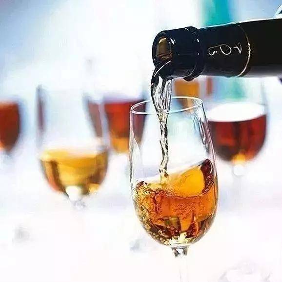 托帕石不配當11月的生辰石？那是你不了解這5大真相……