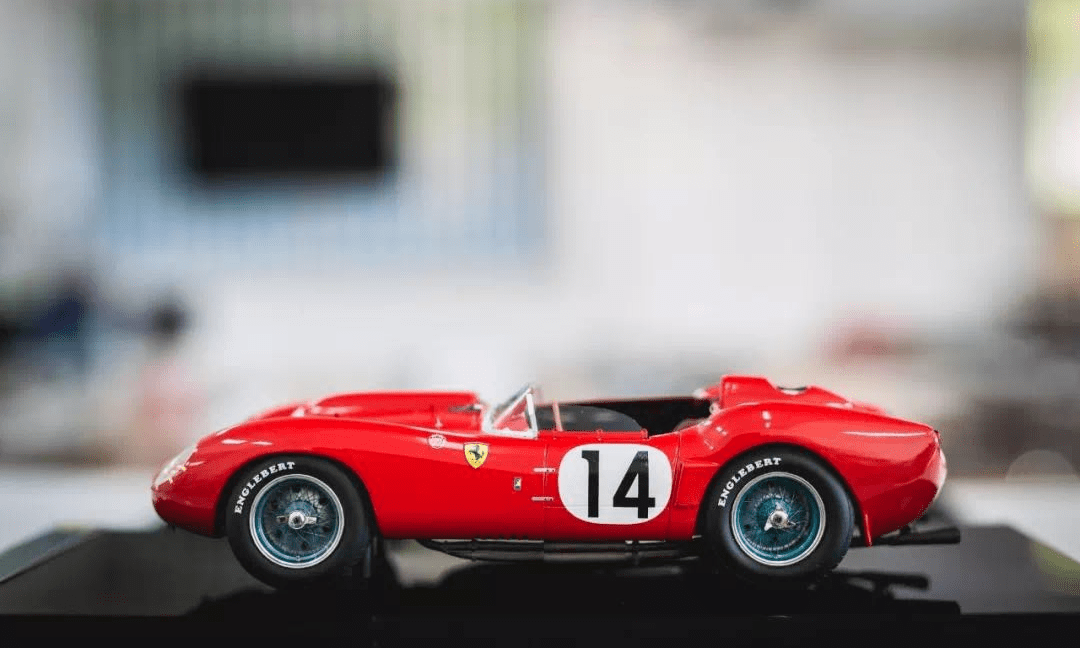 四万说车之amalgam拉法车模开箱视频