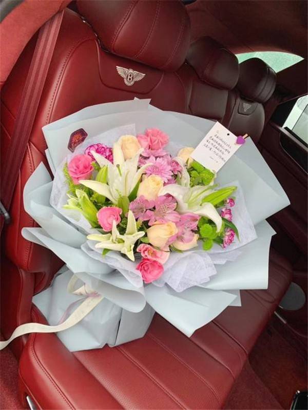 2020款宾利添越豪华四座 诠释经典沉稳大气_搜狐汽车_搜狐网