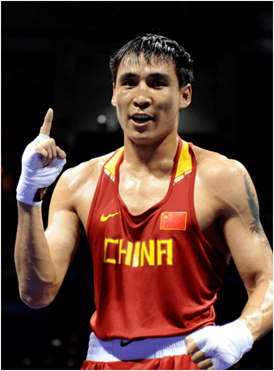 奥运冠军张小平曾完胜重量级梅威瑟打造kok拳赛助推中国拳击