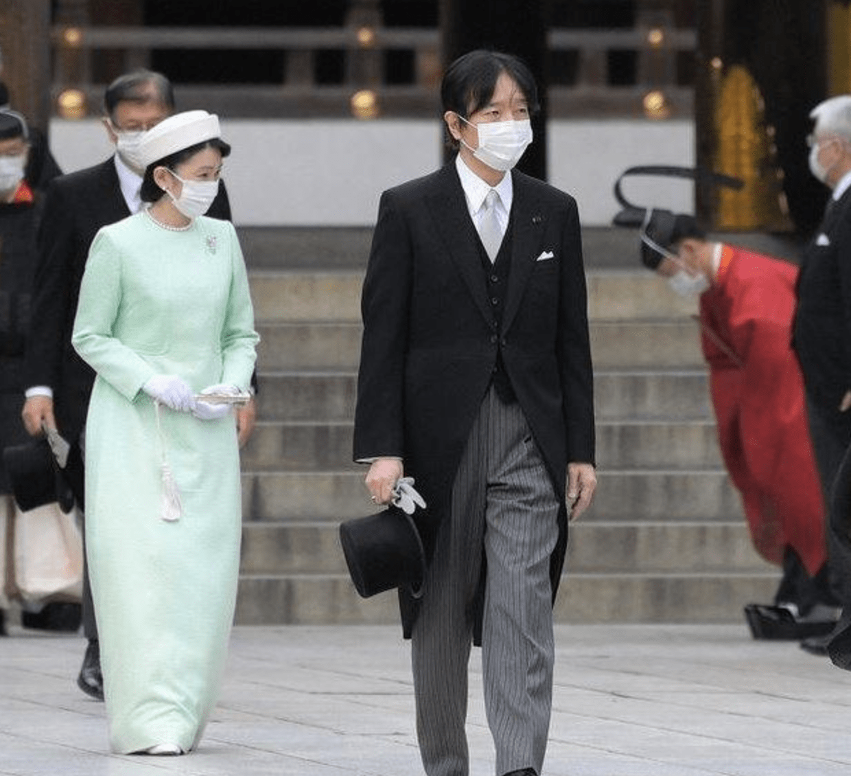 日本王室女性成员齐聚,雅子低调优雅,皇后霸气,纪子妃剑走偏锋