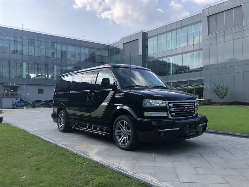 0l v8顶级商务房车测评