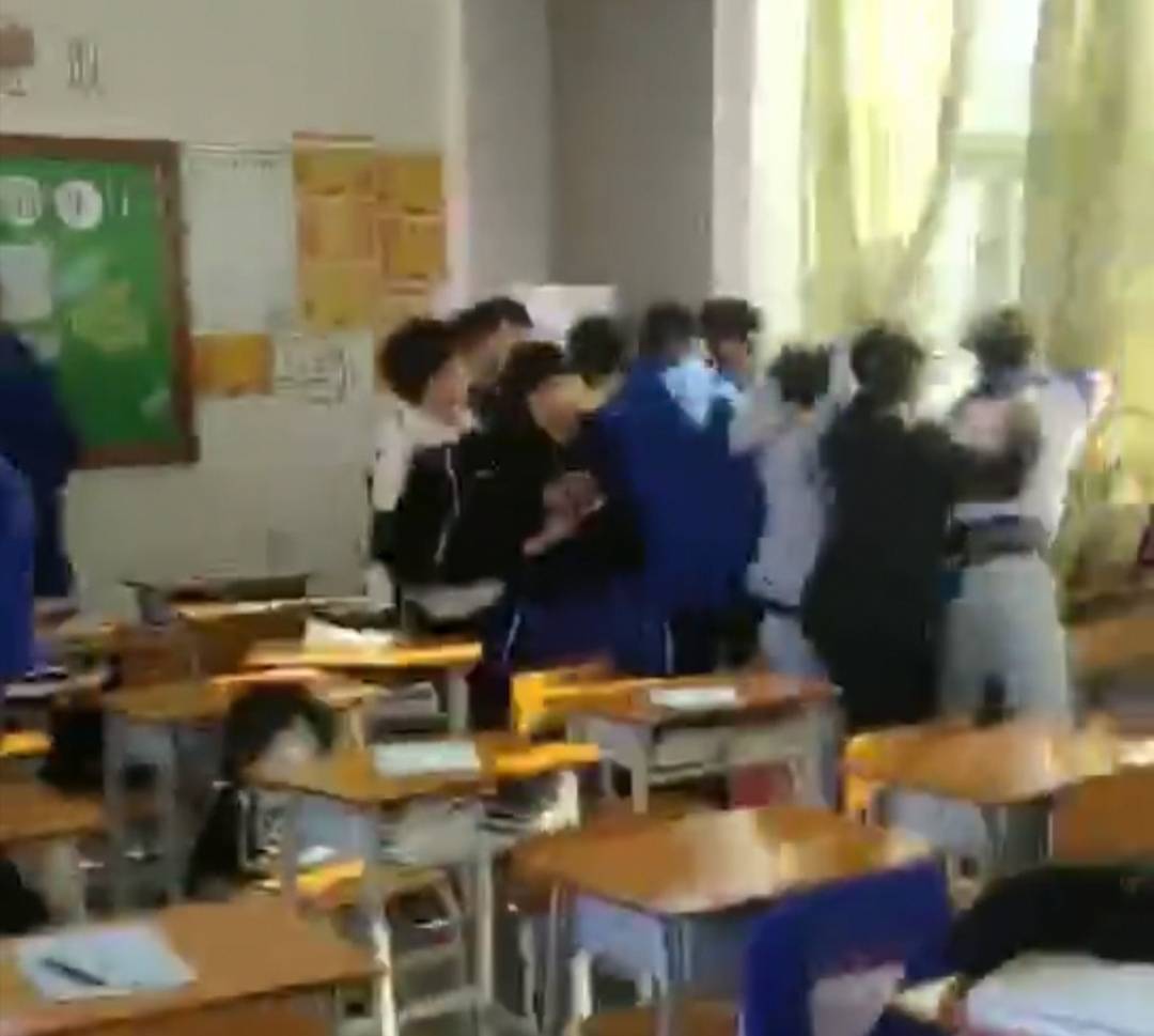 鸡泽毛遂中学学生打架图片