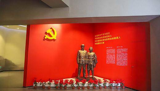 漫步在纪念馆内,灵魂仿佛被洗涤了,至于为什么洗涤,而又被什么洗涤呢?