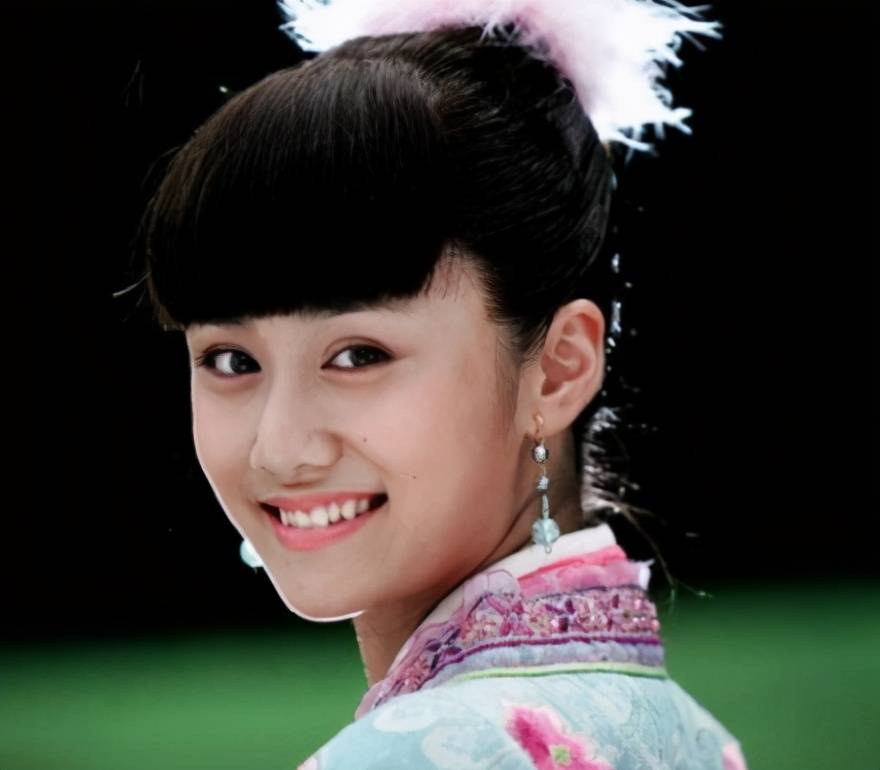 各版《鹿鼎记》中的沐剑屏:毛舜筠的扮相乖巧玲珑,邝文珣很讨喜