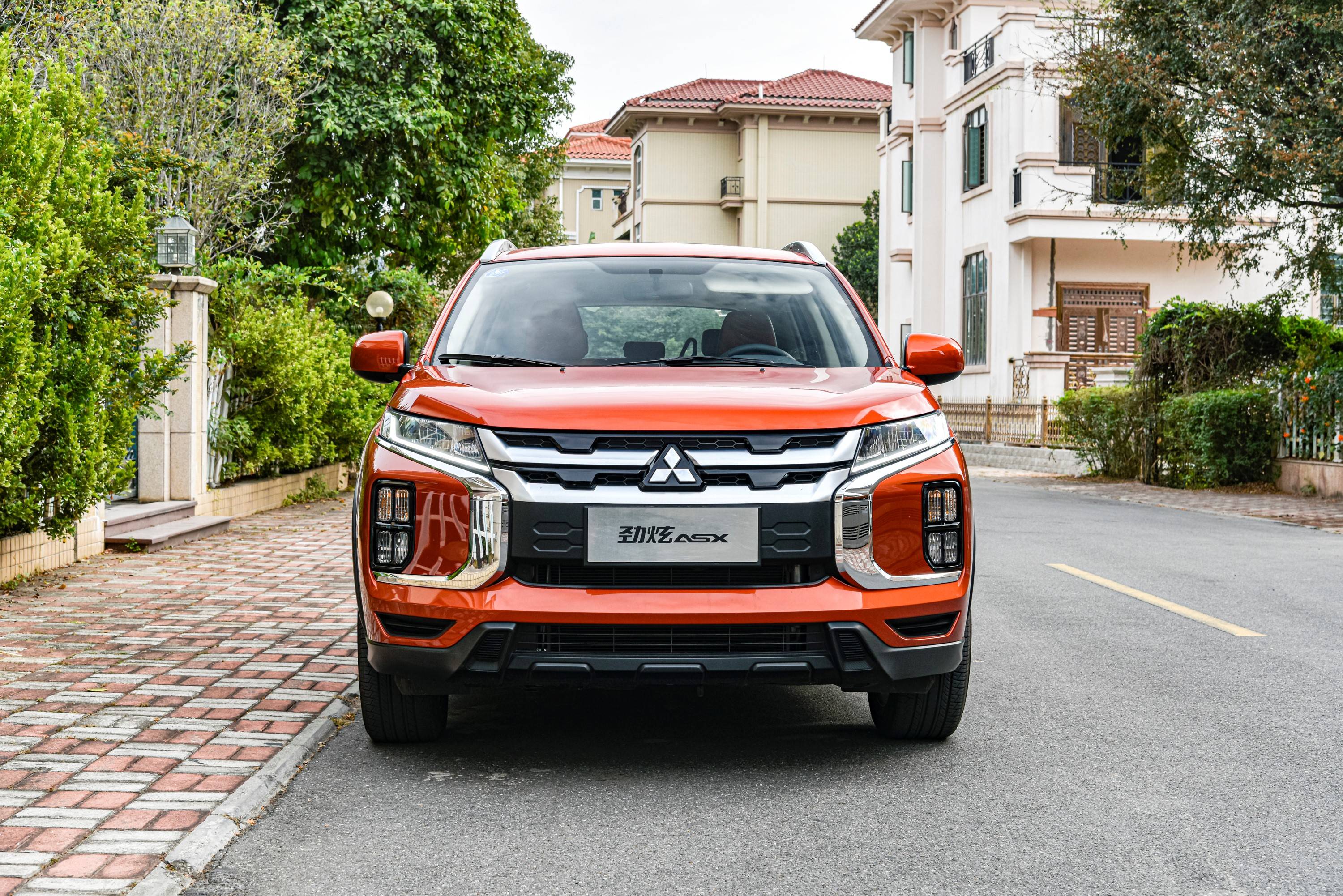 两款高颜值suv对比谁才是更适合年轻人的座驾