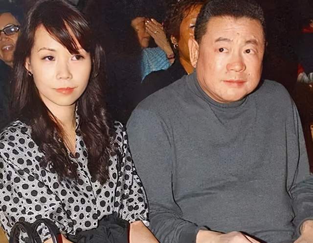 原创拴住刘銮雄的白莲花身家700亿甘比的手腕比你看到的更厉害