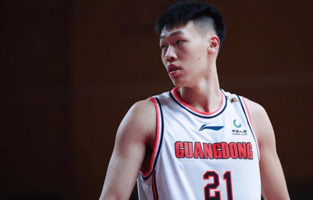 广东宏远队这三年的更新换代,谁留谁走了?