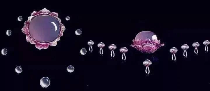 周韻氣質絕了！戴“廁所料”假手鐲還有人夸？那你真是不識貨啊...
