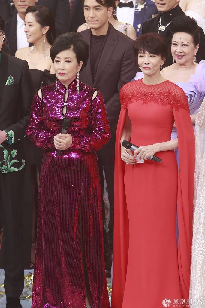 2020tvb万千星辉贺台庆晚会:港姐三甲助阵,星光暗淡