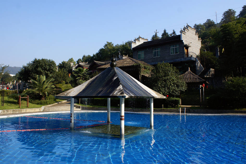 原创从没想过要巴结人的4个生肖活得累却也最争气