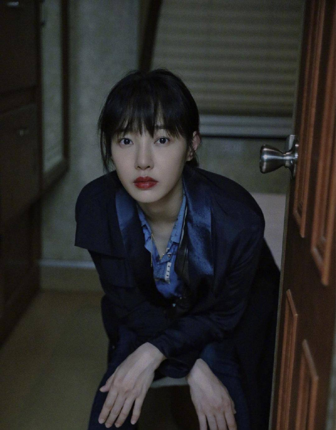 白百何上班私服三则,越活越年轻的她,尽显青春与活力