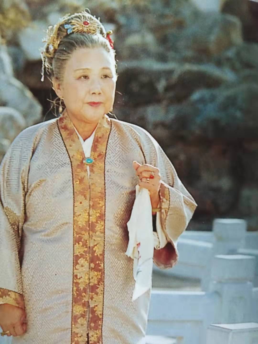 那个性情谦和的男人,才是红楼梦里探春被迫远嫁的真正原因_贾母