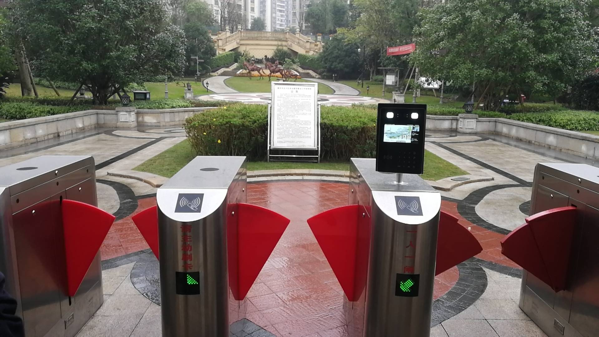 西墨智慧社区门禁系统改造升级闸机式人脸识别门禁