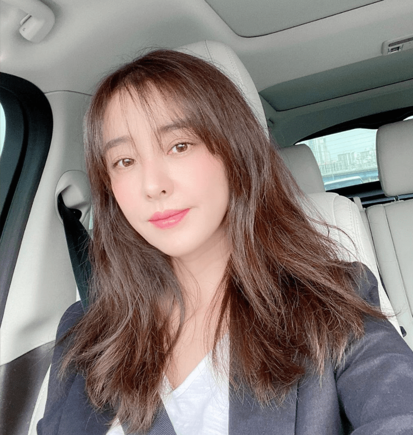 "韩版王祖贤"离婚2年独自抚养双胞胎,感慨单亲妈妈育儿很心酸_朴恩惠