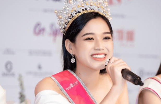 ▼ 7,2020年越南小姐出炉:20岁大学生夺冠,获得3.