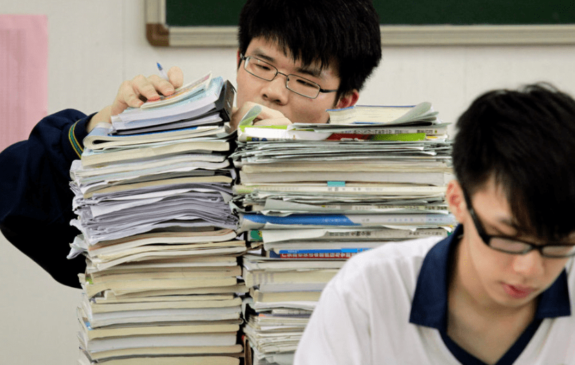 原创高三学生学习压力大该如何调节焦虑情绪资深班主任为大家支招