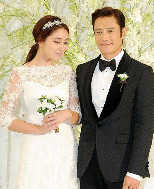 原创李珉廷不计前嫌秀恩爱家世背景公开后网友嫁给李秉宪可惜了