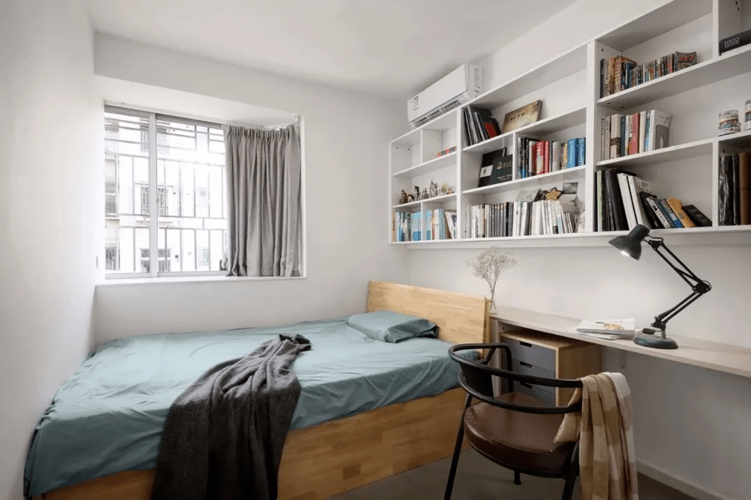小卧室这样布置设计,温馨又实用,再也不会显得杂乱拥挤了!_空间