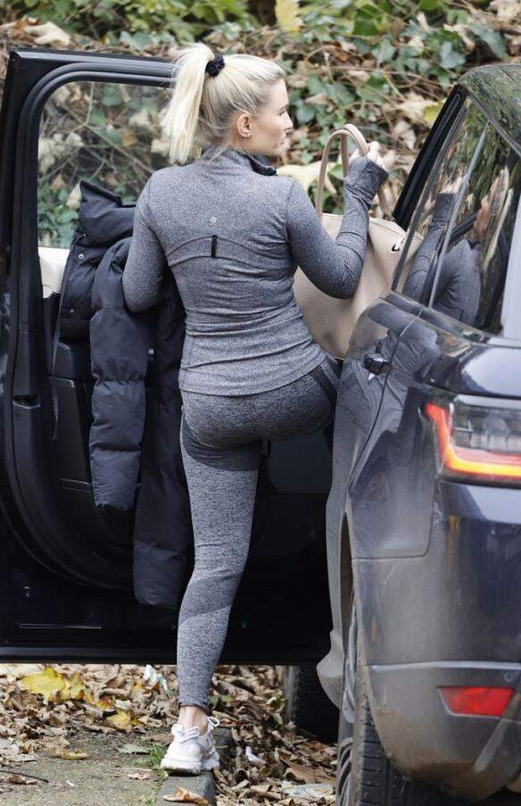 比莉·法尔斯(billie faiers)的名气不是很大.