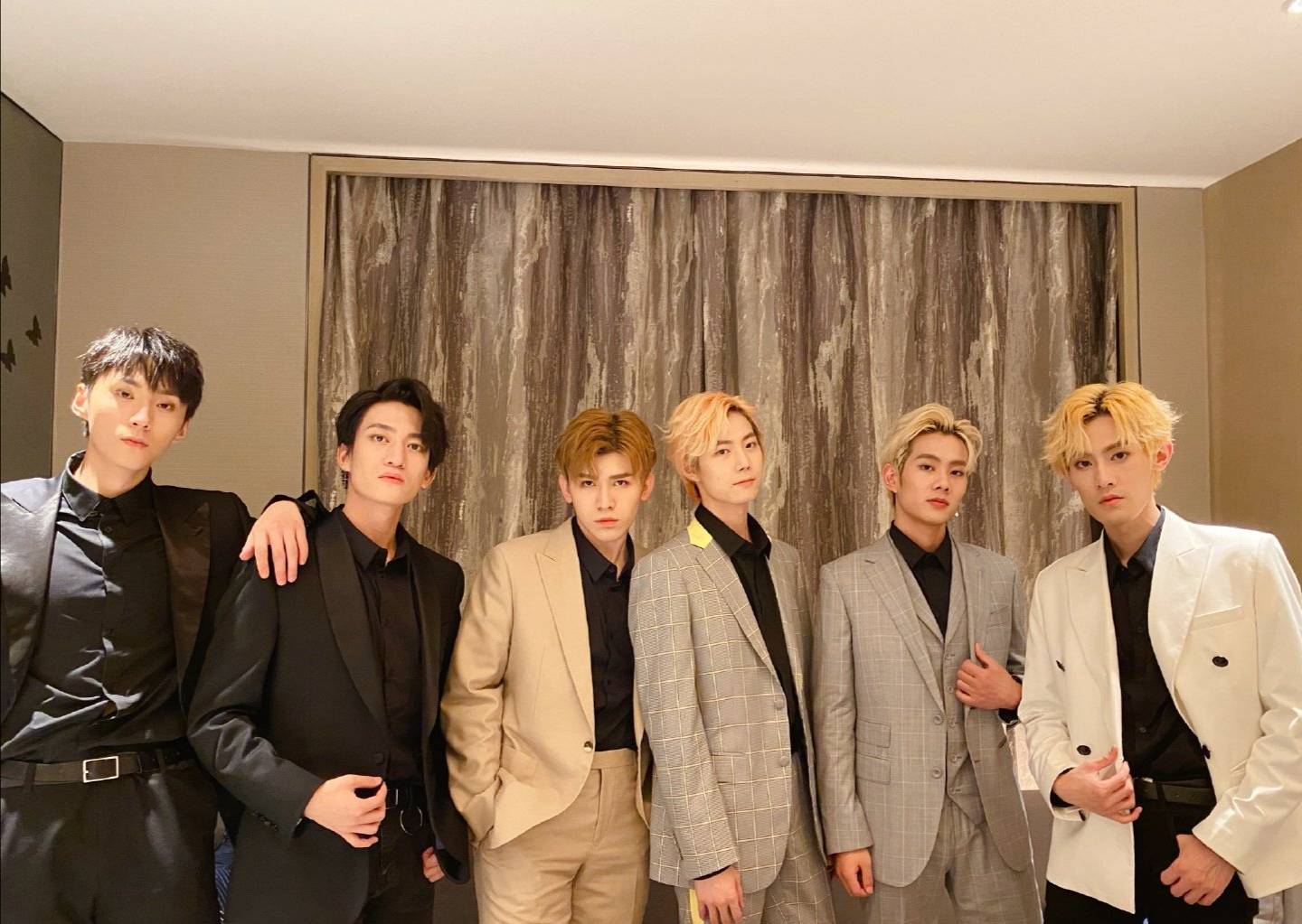 mk-1男团2020亚洲音乐盛典荣获年度"新人男子组合奖"