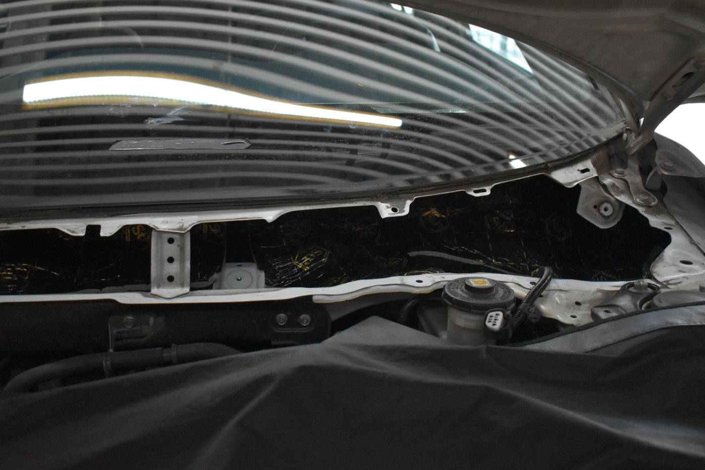 本田雅阁汽车u型槽加装stp隔音,拒绝噪音烦恼—佛山首指汽车音响