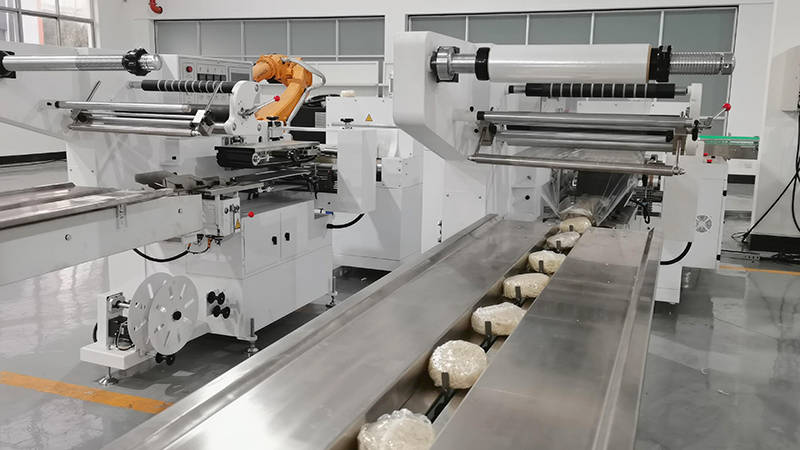 枕式包装机在食品医疗应用广泛 生产线上少不了它的身影