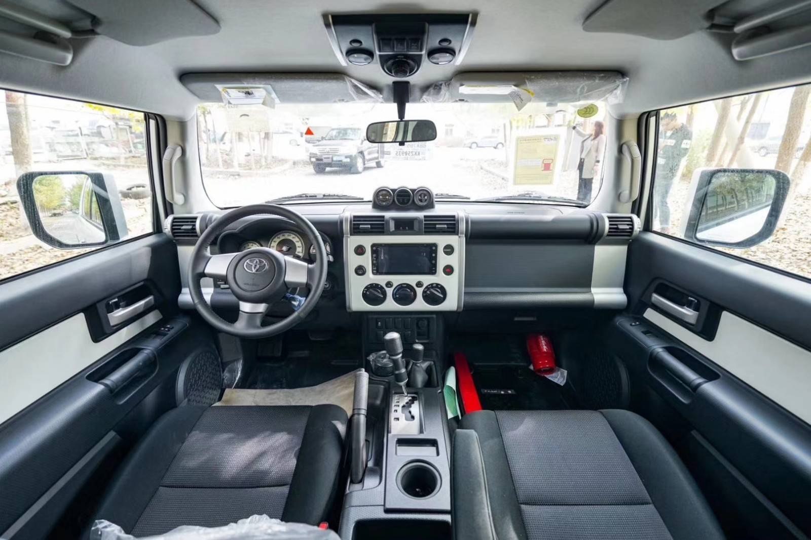 2020款丰田fj酷路泽越野纯正进口四驱系统