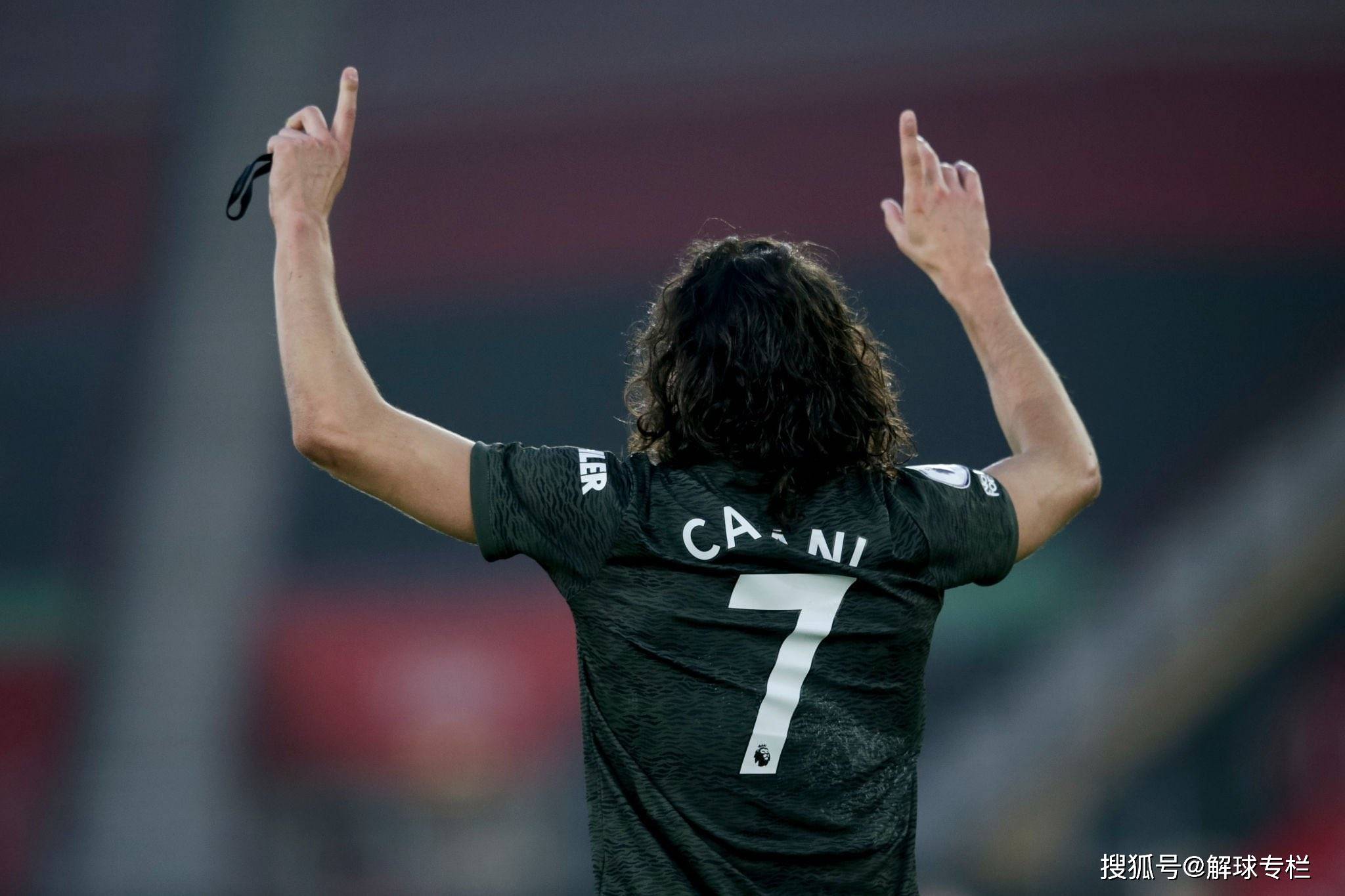 红魔名宿打脸曼联官方声明,称卡瓦尼言论确实是种族歧视_手机搜狐网