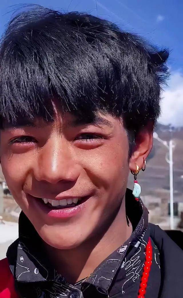这位康巴小伙被央视点名，还带火了十堰这个宝贝！
