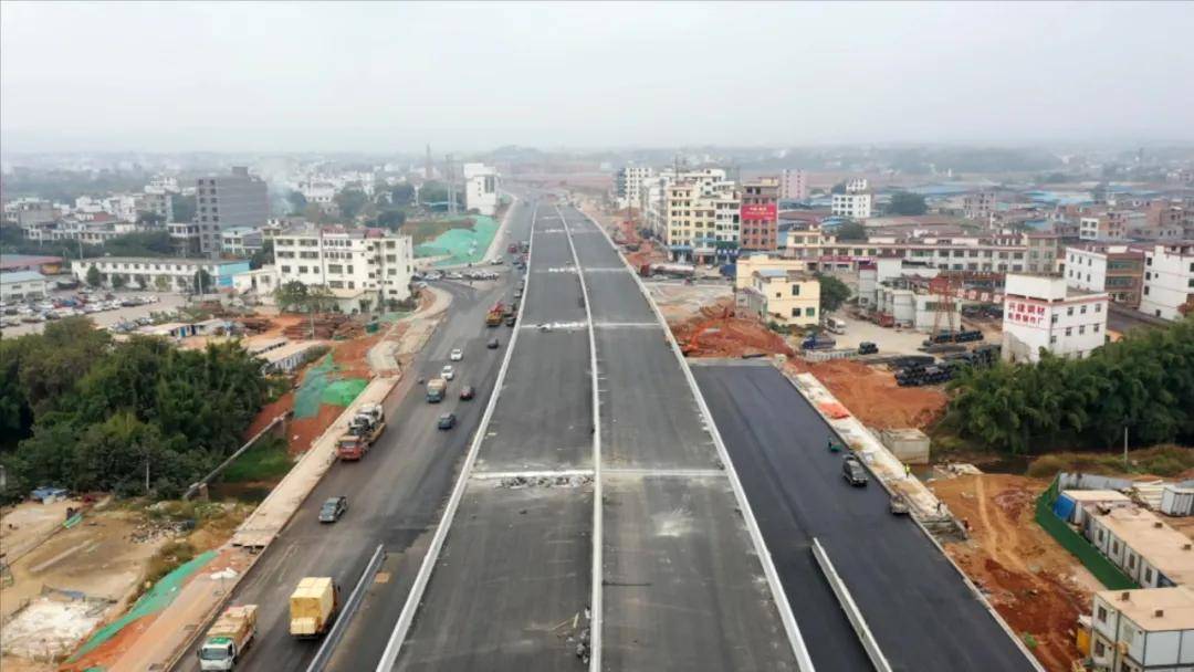 与赣南大道南康段顺接,止于大广高速南康南互通连接线sl33交叉口后