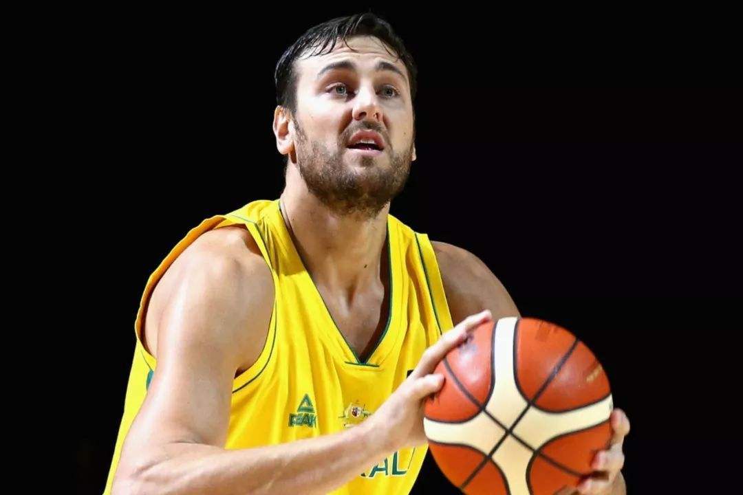 近日,有一件值得高兴的事那就是博古特宣布退役了,这位曾经的nba状元