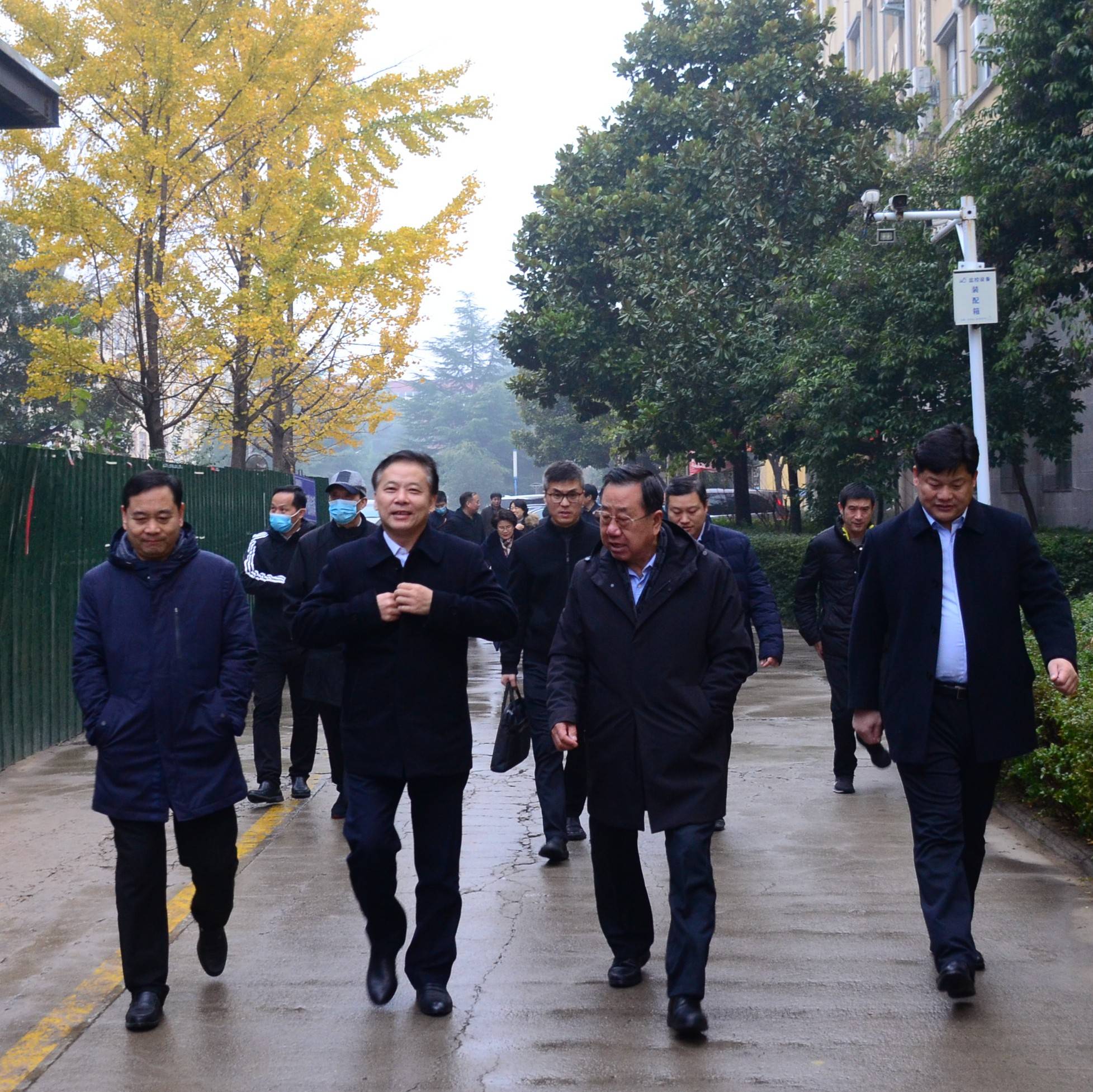郑州市副市长陈宏伟:解读五中全会精神 调研高校职教改革