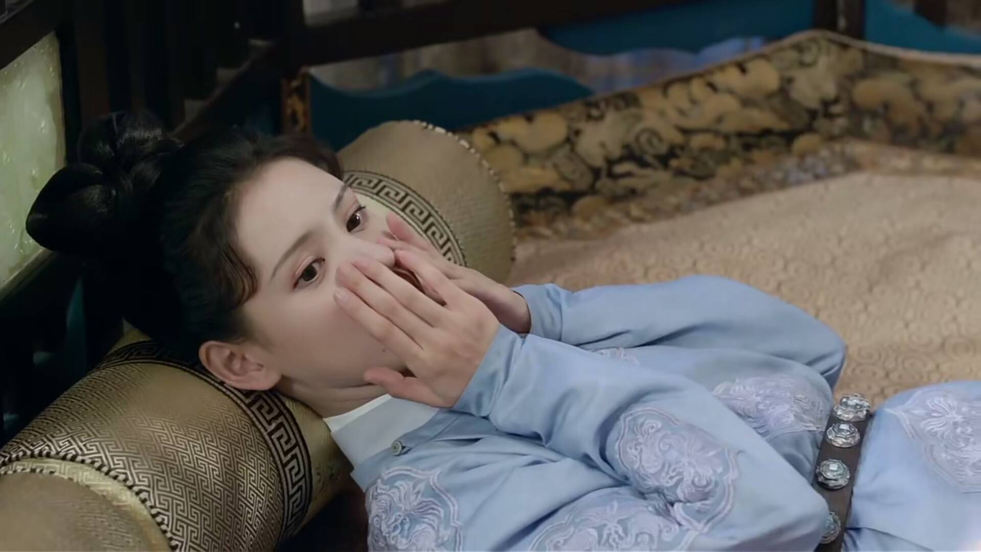 《梦醒长安》新花絮,成毅和张予曦同床,说不定超越"初遇夫妇"吧!_李炎