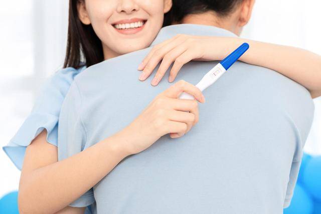 个征兆说明你怀孕了:早期发现有这8种症状，提示妈妈怀孕了"