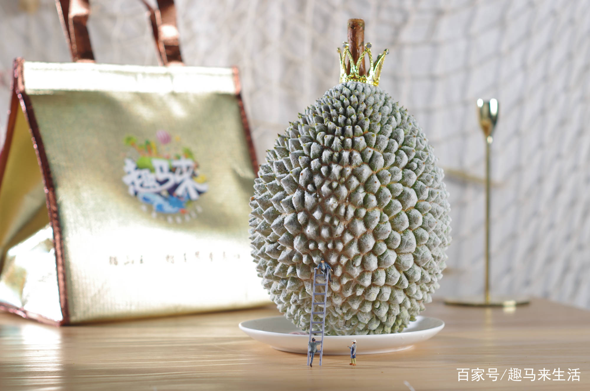 趣马来猫山王,严选马来西亚上等a果,果肉明黄厚实,如奶油般丝滑细腻