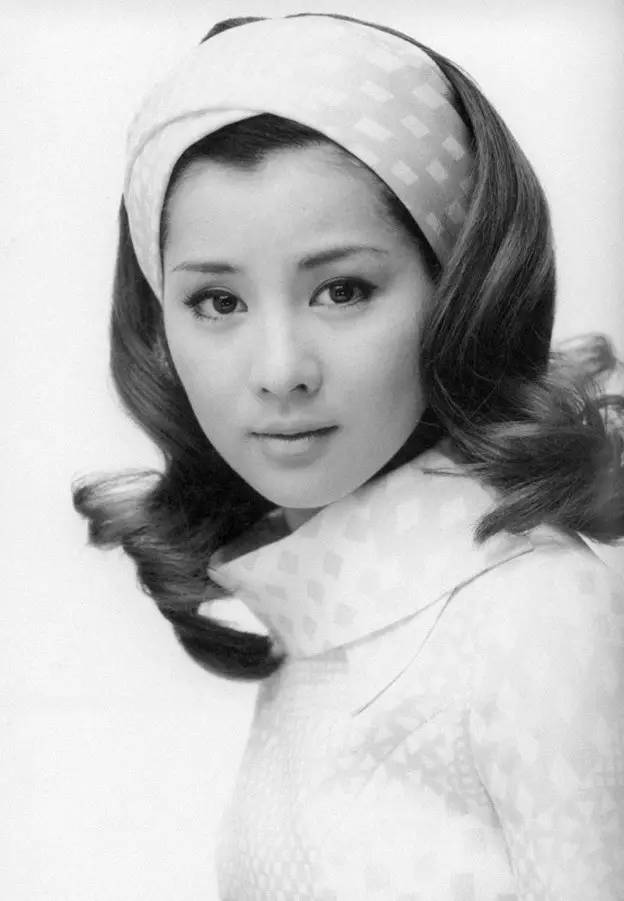 日本国民女演员吉永小百合,75岁依旧美丽动人