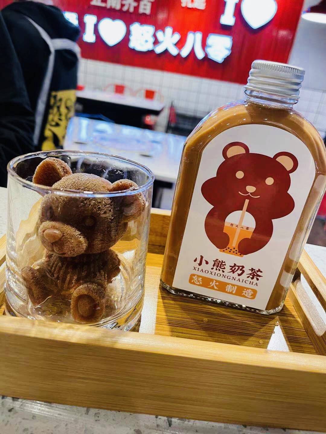 怒火八零网红奶茶免费喝三天怒登微博热搜火爆全城