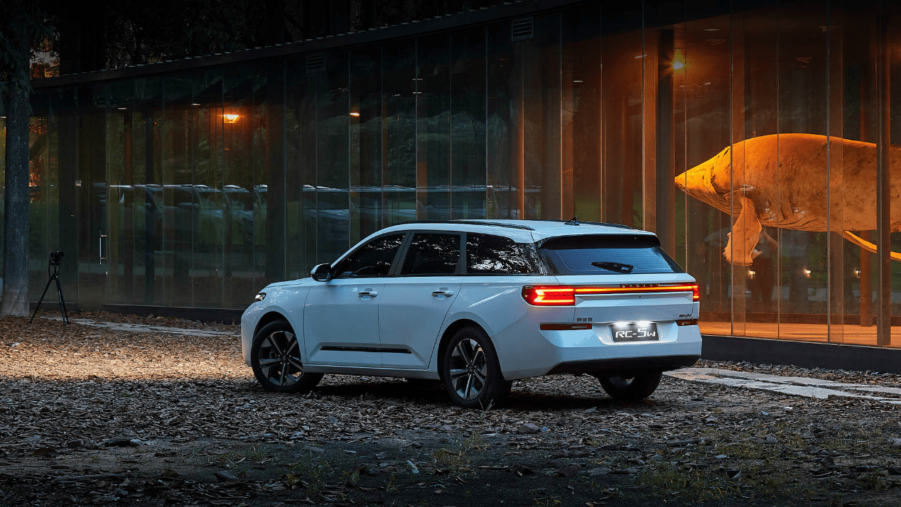 新宝骏rc5w怎么样8万不到就能圆年轻人的旅行车梦