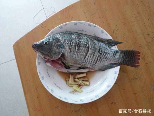 原创鱼刺卡在喉咙里了,吞馒头喝醋都不行,只要含1片这个,轻松解决