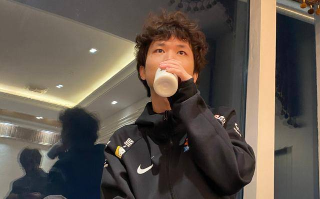 原创海王事件后sn焕烽首次回应道歉观众无一人原谅全程黑脸不说话