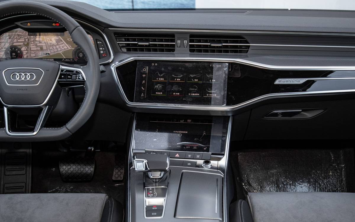 "矩阵式led大灯 三联屏",a6l跌至32.38万,还看啥宝马5系?