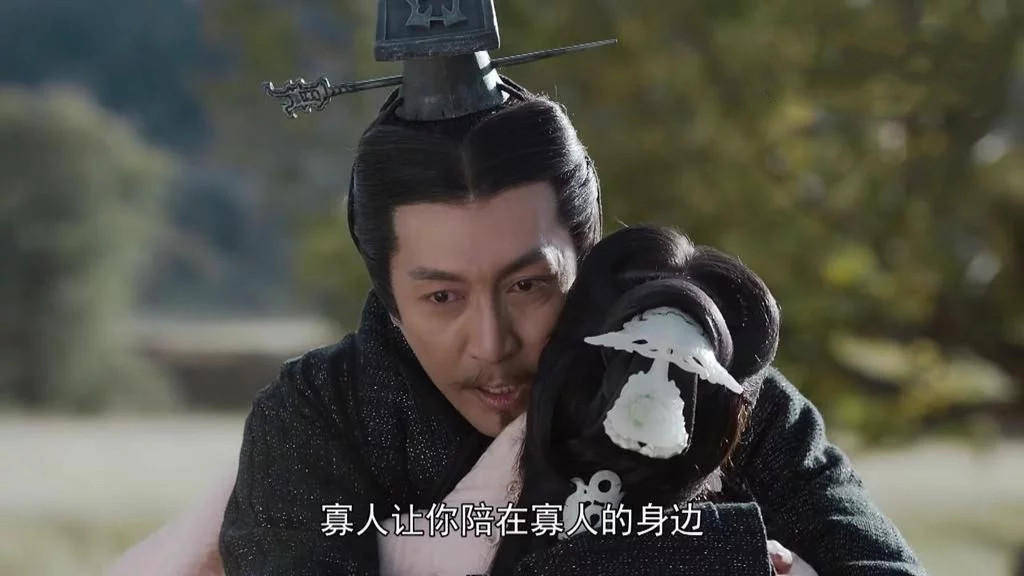 心生嫌隙,赵姬又因为嫪毐的事不敢与嬴政太过亲近,再加上芈华的事情