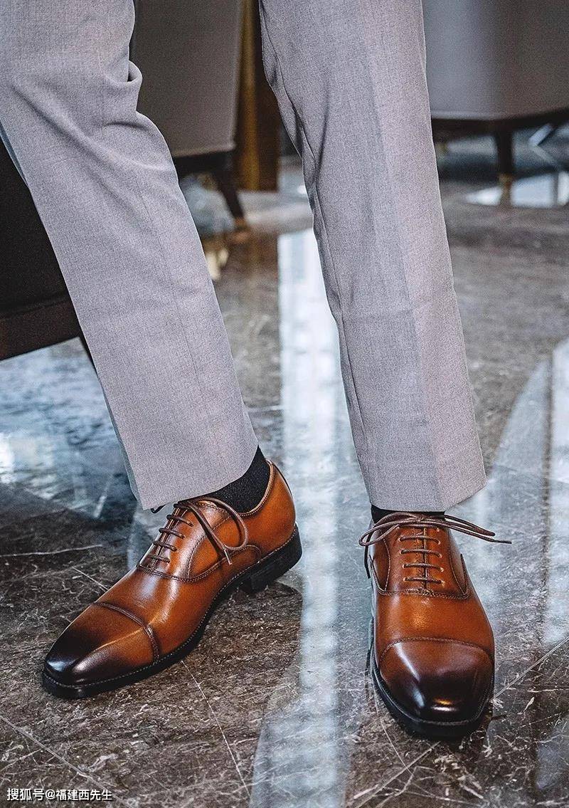 福州宝龙戈享西装定制穿牛津鞋的男人很不一般
