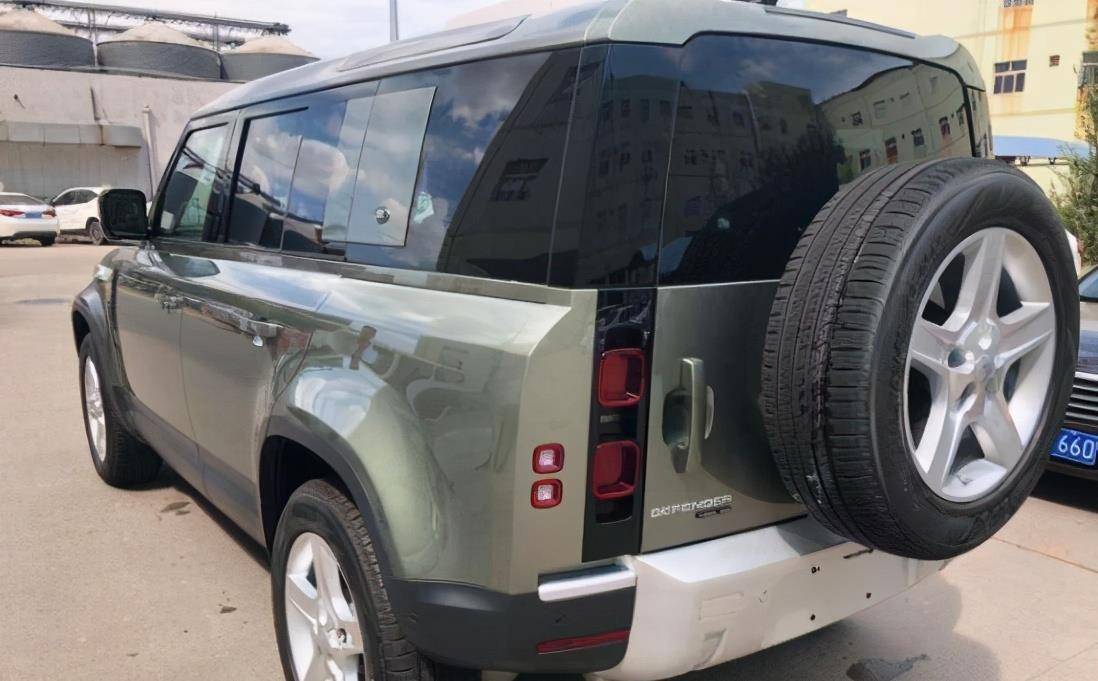 抬头虎鼻祖2020款路虎卫士,为你而来,势不可挡_搜狐汽车_搜狐网