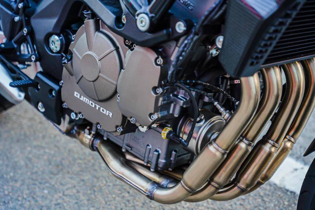 国产四缸摩托车发动机图片