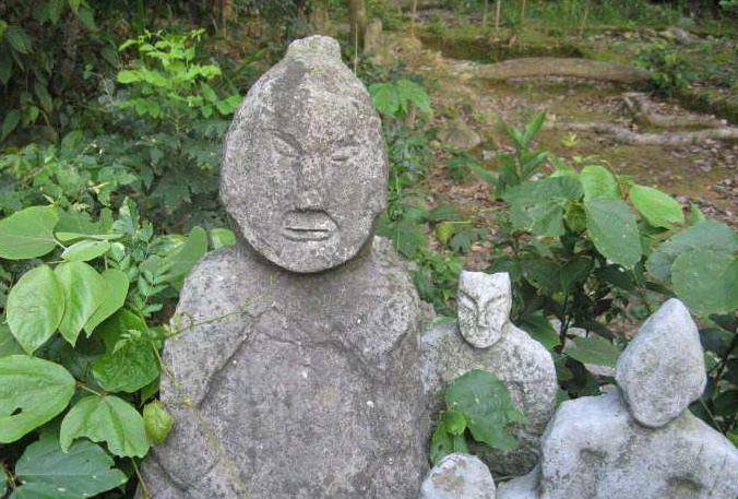 湖南道县"鬼崽岭"发现神秘石像,规模堪比兵马俑,已700年历史